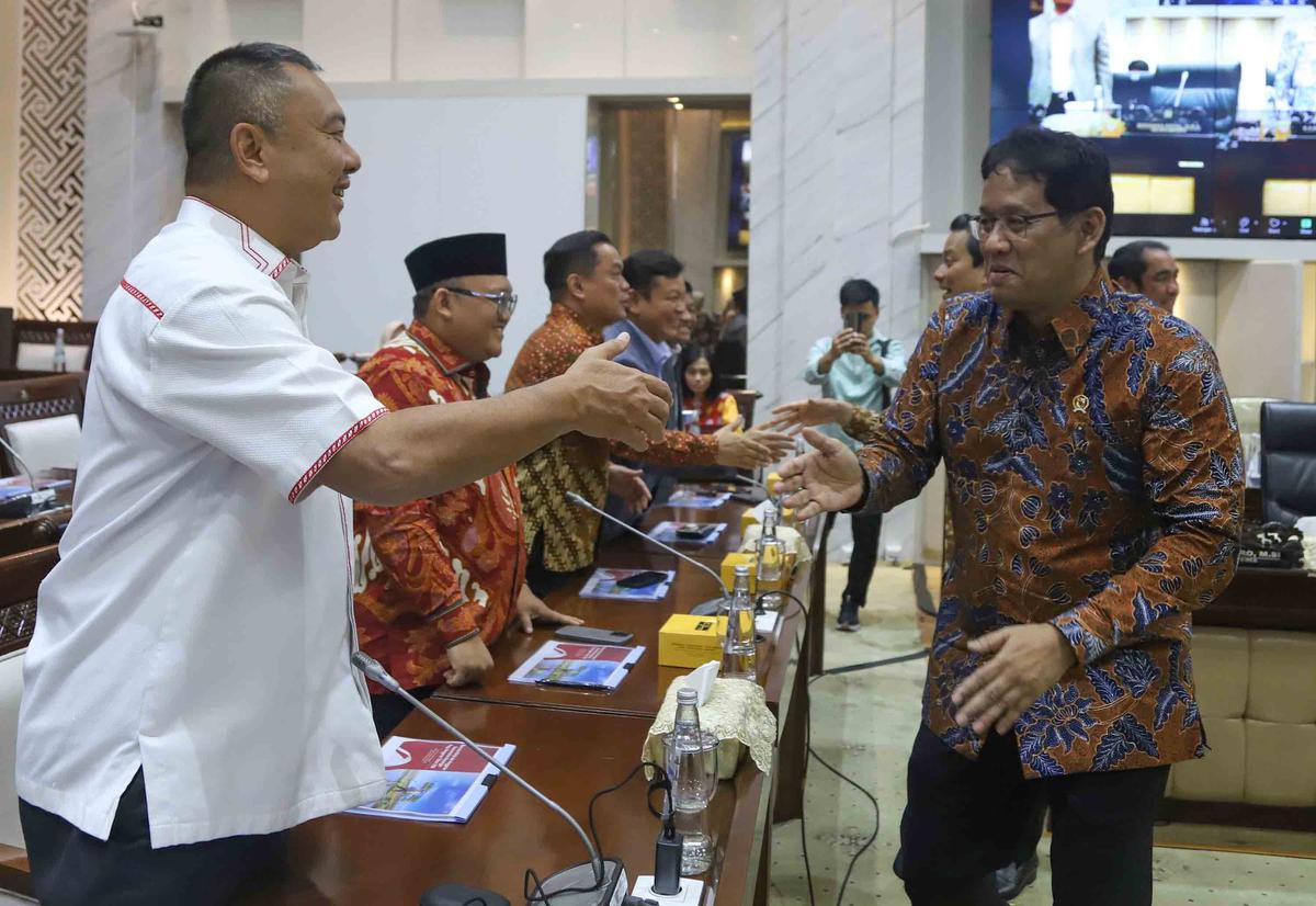 FOTO:  Rapat Perdana, Menkeu Purbaya dan Komisi XI DPR Bahas Anggaran  Rp 52 Triliun
