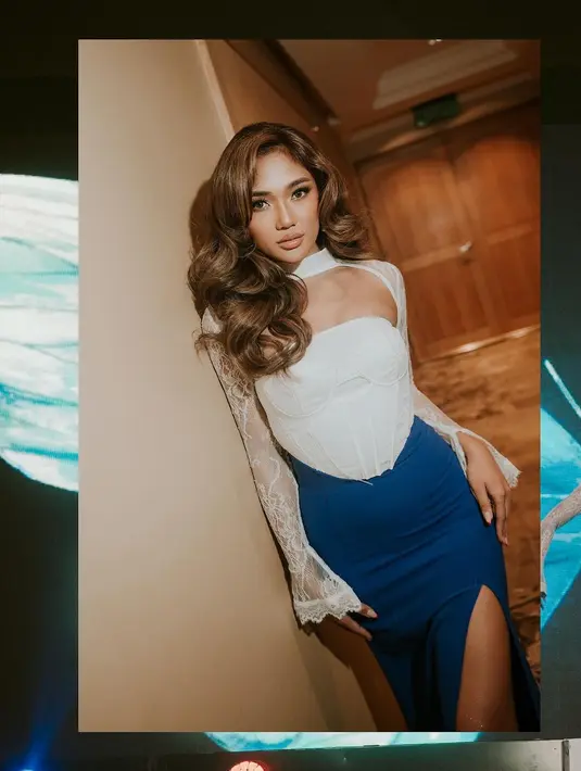 Perempuan 24 tahun itu punya pesona eksotis yang khas dengan kulit tan sampai disebut mirip Rosalinda [@lalamarionmj]