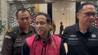 nadiem makarim usai diperiksa kejagung (Liputan6.com/nanda perdana putra)