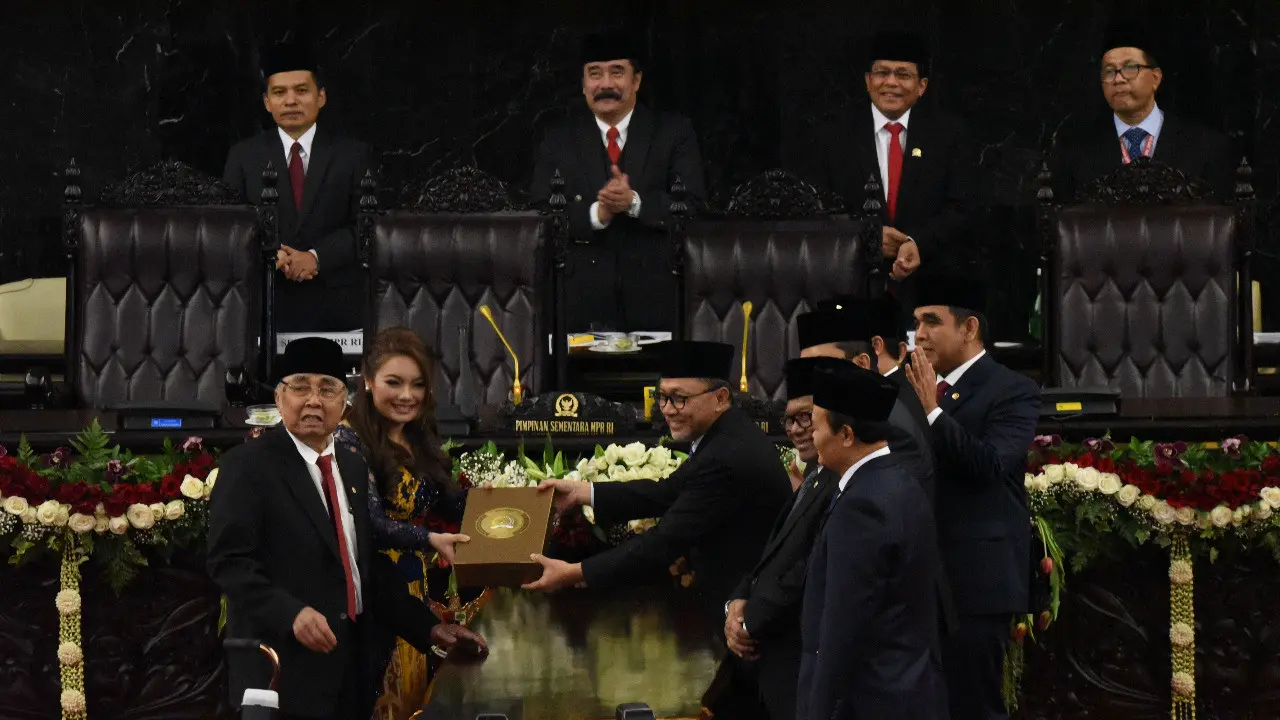 Pelantikan Anggota MPR 2019-2024 Sukses, Pimpinan Sidang: Terima Kasih Pimpinan MPR 2014-2019