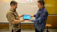 Direktur Utama Jaya Trishindo Edwin Widjaja saat konferensi pers. PT Jaya Trishindo Tbk (HELI) mencetak laba bersih sekitar Rp 600 juta sepanjang 2023 dari kondisi merugi di tahun sebelumnya.