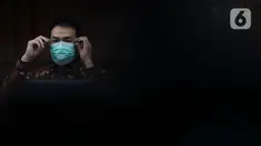 Mantan Wakil Ketua DPR Azis Syamsuddin saat mengikuti sidang lanjutan di Pengadilan Tipikor Jakarta, Senin (13/12/2021). Azis Syamsuddin merupakan terdakwa dugaan suap penanganan perkara korupsi di Lampung Tengah. (Liputan6.com/Helmi Fithriansyah)