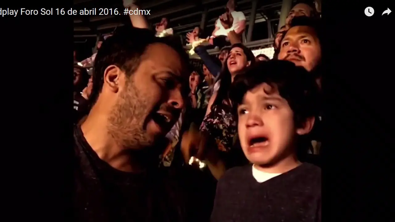 Mengharukan, Reaksi Anak Autis Saat Nonton Konser Coldplay