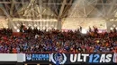 Ratusan suporter Arema Cronus menyaksikan langsung laga Trofeo Persija di Stadion GBK Jakarta, (11/1/2015). (Liputan6.com/Helmi Fithriansyah)