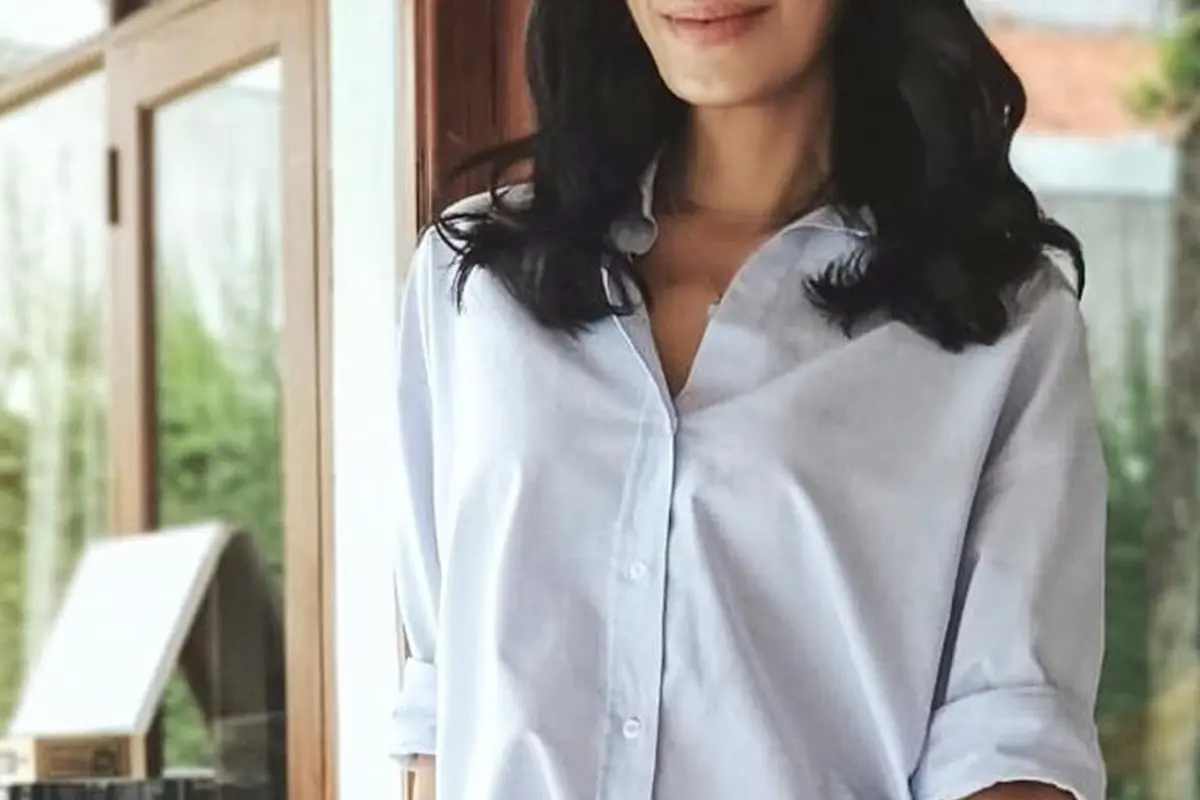FOTO: Gaya Kasual Sophia Latjuba, Simpel dan Memesona