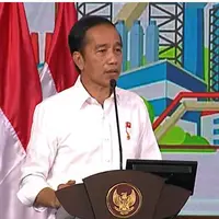 Presiden Joko Widodo (Jokowi) saat menghadiri acara Kamar Dagang dan Industri (Kadin) Indonesia di Taman Mini Indonesia Indah, Jakarta, Selasa (23/8/2022). Presiden Joko Widodo (Jokowi) ikut angkat bicara perihal rencana harga BBM naik untuk subsisi jenis Pertalite.