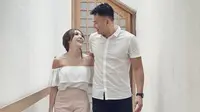 7 Potret Mesra Gisel dan Wijin, Foto Prewedding di Australia?
