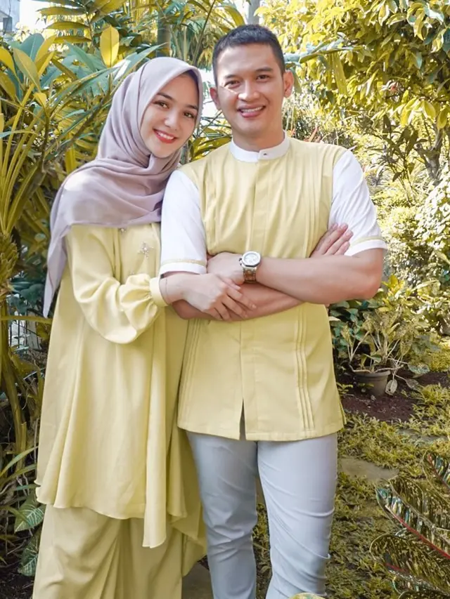 FOTO: Gaya Citra Kirana dan Rezky Aditya Pakai Baju Couple, Kompak