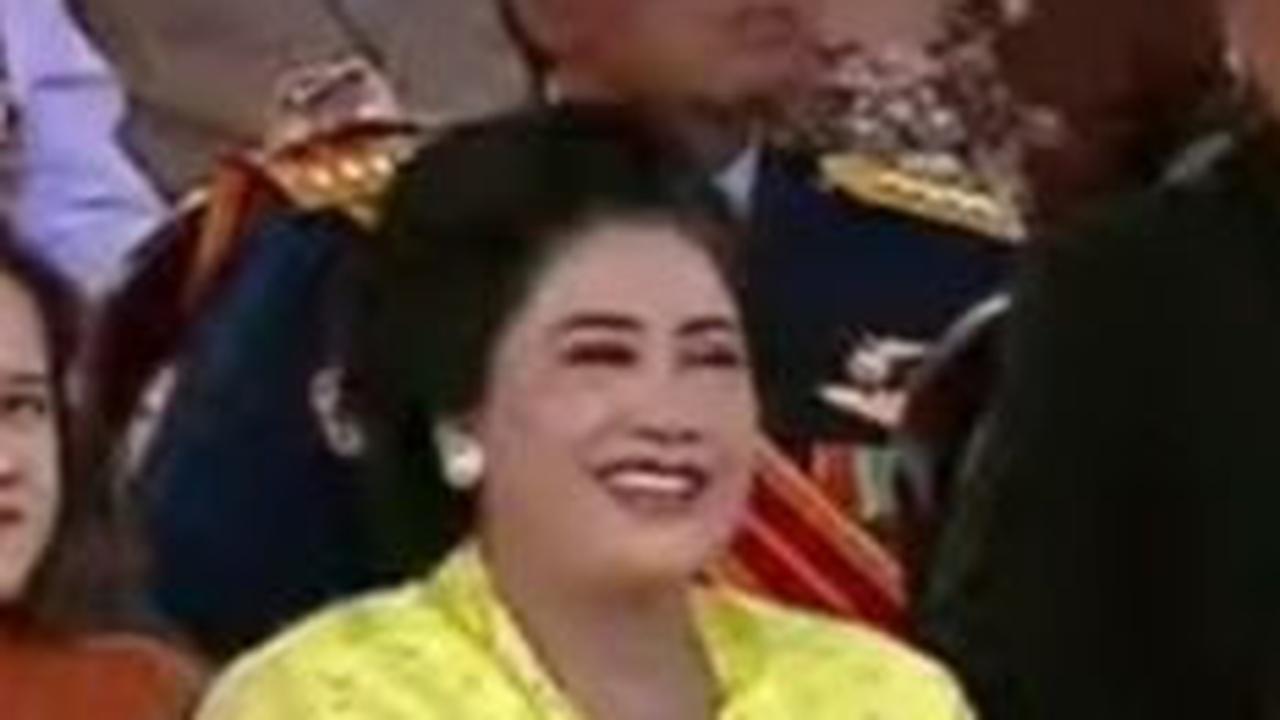 VIDEO: Momen Istri Panglima Yudo Asyik Goyang Jempol di HUT ke-78 TNI