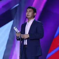 Ditengah kesibukannya sebagai komika, sutradara, pemain film dan penulis, Raditya Dika masih menyempatkan untuk berbagi kreasinya. Melalui media sosial namanya semakin populer. (Nurwahyunan/Bintang.com)