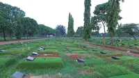 Makam berderet di TPU Pondok Ranggon (Liputan6.com/Rizki Amelia Octora)