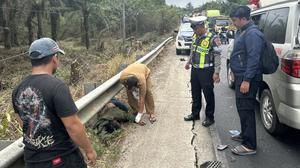 Motor Masuk Jalur Berlawanan, Pengendara Vixion Tewas Tabrak Truk