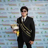 Atta Halilintar perlihatkan ijazah SMA (Instagram/attahalilintar)