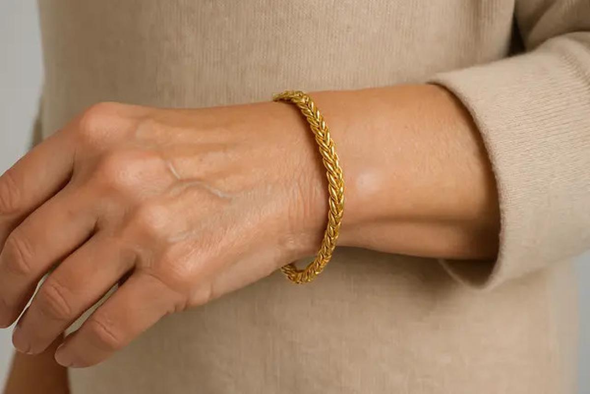 15 Model Gelang Emas untuk Usia 50 Tahun ke Atas, Pilihan Anggun dan Elegan di Segala Acara