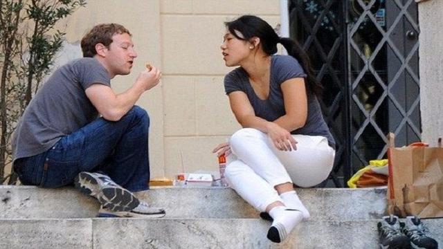 Top 3 Deretan Foto Kesederhanaan Mark Zuckerberg Dan Istri
