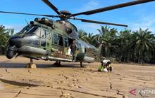 Helikopter TNI AU Terobos Lumpur Tebal Demi Sukseskan Bantuan Logistik Aceh Tamiang