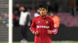 2. Takefusa Kubo (Villarreal) - Winger berusia 19 tahun ini pinjaman Villarreal dari Real Madrid pada musim ini. Kubo dikenal memiliki kelincahan yang bisa merepotkan pemain bertahan lawan dan mampu memberikan assist yang baik. (AFP/Josep Lago)