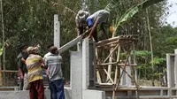 Pembangunan rumah tahan gempa Rumah Unggul Sistem Panel Instan (Ruspin) dari Dinas Perumahan Rakyat dan Kawasan Permukiman (Disperakim) Jawa Tengah.