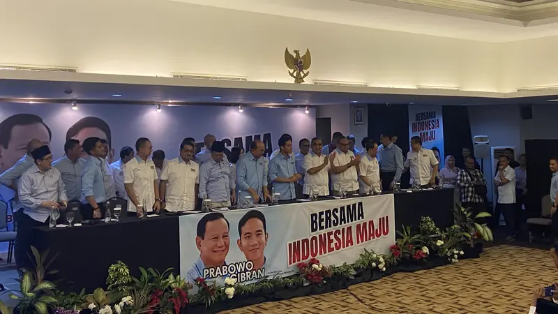 Struktur Tim Kampanye Nasional (TKN) Prabowo Subianto-Gibran Rakabuming Raka telah diumumkan pada Senin 6 November 2023 di Ball room Hotel Grand Kemang, Jakarta Selatan (Jaksel).