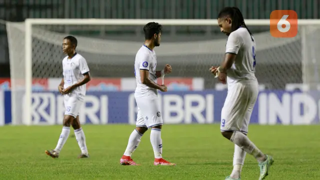 Foto: Sempat Unggul, Arema FC Jadi Korban Comeback PSS Sleman di Pekan Ketiga BRI Liga 1 2021 / 2022