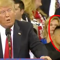 Lelaki ini kedapatan menyuapi 'rekannya' ketika Donald Trump kampanye. (mashable.com)