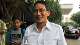 Suasana saat Wagub DKI Jakarta Sandiaga Uno saat tiba di Polda Metro Jaya, Jakarta, Selasa (30/1). Kabid Humas Polda Metro Jaya Kombes Argo Yuwono mengatakan, keterangan Sandi sangat diperlukan untuk mengungkap kasus ini. (Liputan6.com/Immanuel Antonius)