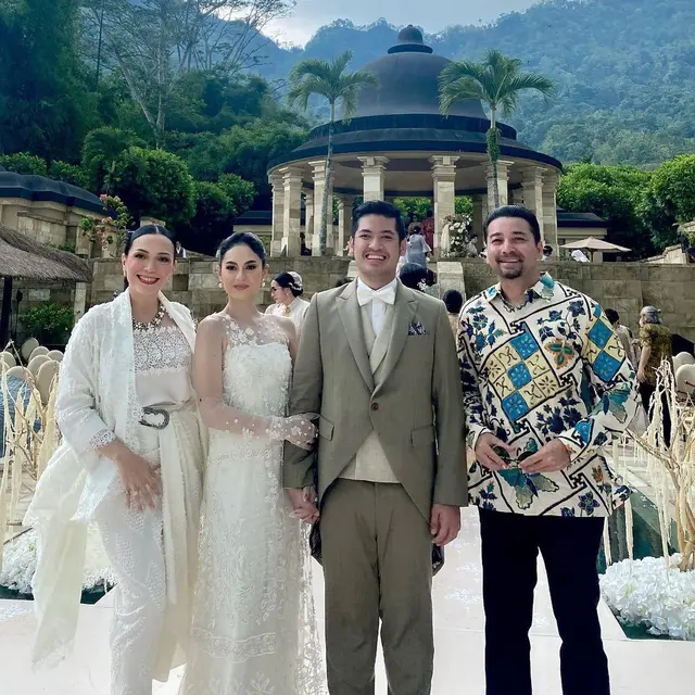 Curi Perhatian, Ini Gaya 6 Artis yang Hadiri Pernikahan Clara Bernadeth