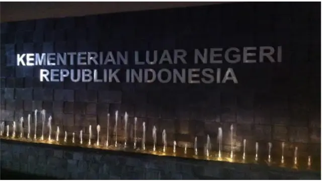 Kementerian Luar Negeri mengungkapkan bahwa 16 Warga Negara Indonesia (WNI) yang sempat ditahan di Kamboja oleh seorang bos judi mengalami penyiksaan. Bahkan WNI tersebut menerima tindak kekerasan ala mafia.