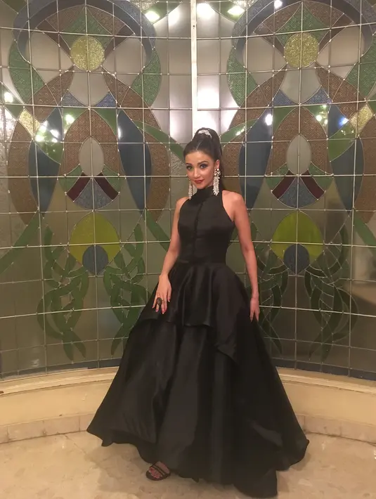 "Kemarin kita sudah ke Bareskrim, sudah konsultasi. Mungkin minggu depan buat laporan terhadap Atalarik Syah," ujar Bob Harun Hasibuan saat dihubungi wartawan lewat telepon, Kamis (4/1/2018) dilansir dari Liputan6. (Instagram/tsaniamarwa54)