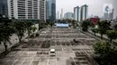 Suasana lahan parkir yang sepi di sebuah gedung, Jakarta, Kamis (1/5/2020). Indonesia Parking Association (IPA) menyatakan terjadi penurunan bisnis parkir sebesar 75-90 persen seiring penerapan PSBB untuk mencegah penyebaran COVID-19 di Jabodetabek. (Liputan6.com/Faizal Fanani)