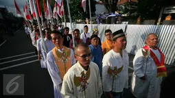 Peserta  mengikuti pawai memperingati hari lahir Pancasila di Jl Malioboro, Yogyakarta,  (01/6/2016).Hari 1 juni ini pun dijadikan pemerintah sebagai hari libur nasional. (Boy Harjanto)