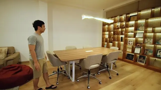 Salah satu bentuk bagian kantor sekaligus rumah Raditya Dika (Youtube)
