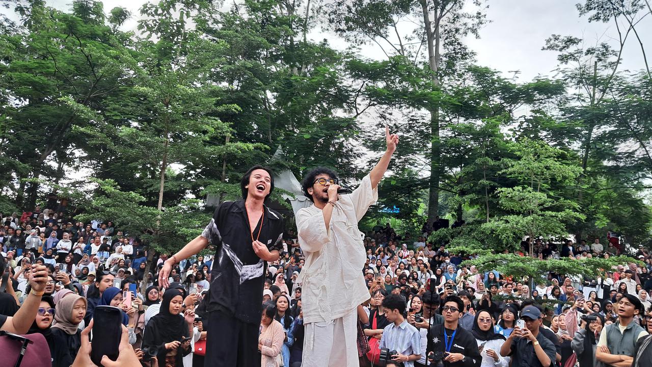Penuhi Ekspektasi Penonton, Kunto Aji Tebar Energi Positif di Konser Urup 2024