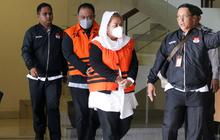 FOTO: Resmi Ditahan KPK, Wali Kota Semarang Mbak Ita dan Suami Kompak Pakai Rompi Oranye