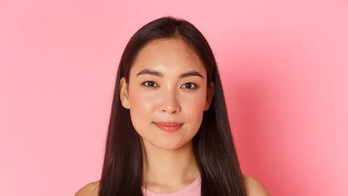 Langkah-langkah no-makeup makeup look agar terlihat fresh dan glowing sepanjang hari (Foto/Sumber: Freepik)