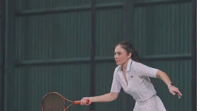 Miliki Body Goals Impian, Intip 5 Pesona Wulan Guritno Rajin Main Tenis (credit: instagram.com/wulanguritno)