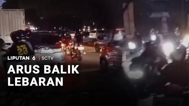 Ribuan pemudik motor memadati jalur arteri Karawang, Jawa Barat, pada Minggu malam. Mayoritas pemotor berasal dari arah Jawa Tengah menuju Jakarta.