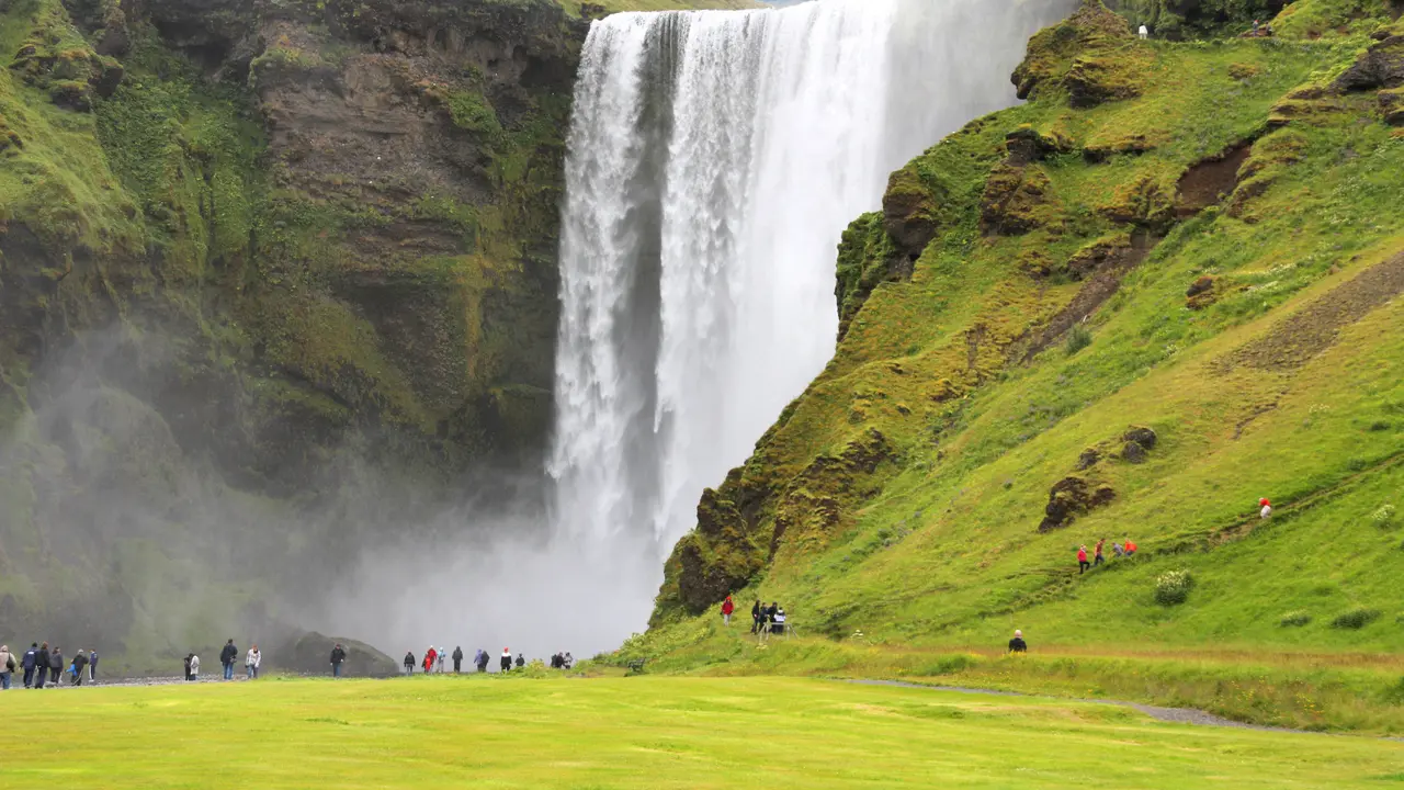 Islandia Bangun Kuil untuk Para Dewa