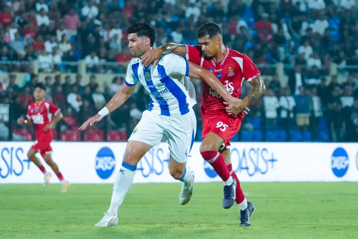 Foto: Laga Penuh Drama dan Kejutan, Tim Promosi Persijap Tumbangkan Juara Bertahan Persib di BRI Super League