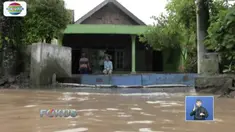 Jalan alternatif Madiun menuju Surabaya, Jawa Timur, terendam banjir akibat hujan deras.