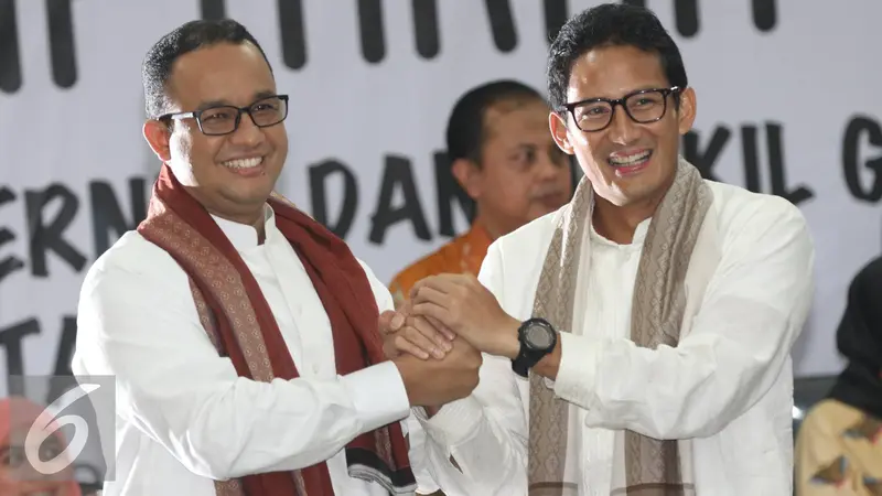 20160923- Gaya Anies dan Sandiaga Saat Mendaftar di KPUD-Jakarta- Immanuel Antonius