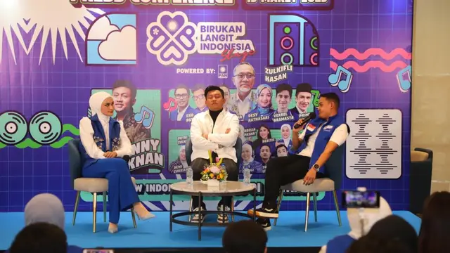 Denny Caknan (kemeja putih) saat jumpa pers di kantor DPP PAN, Warung Buncit, Jakarta Selatan, Senin (13/3/2023)