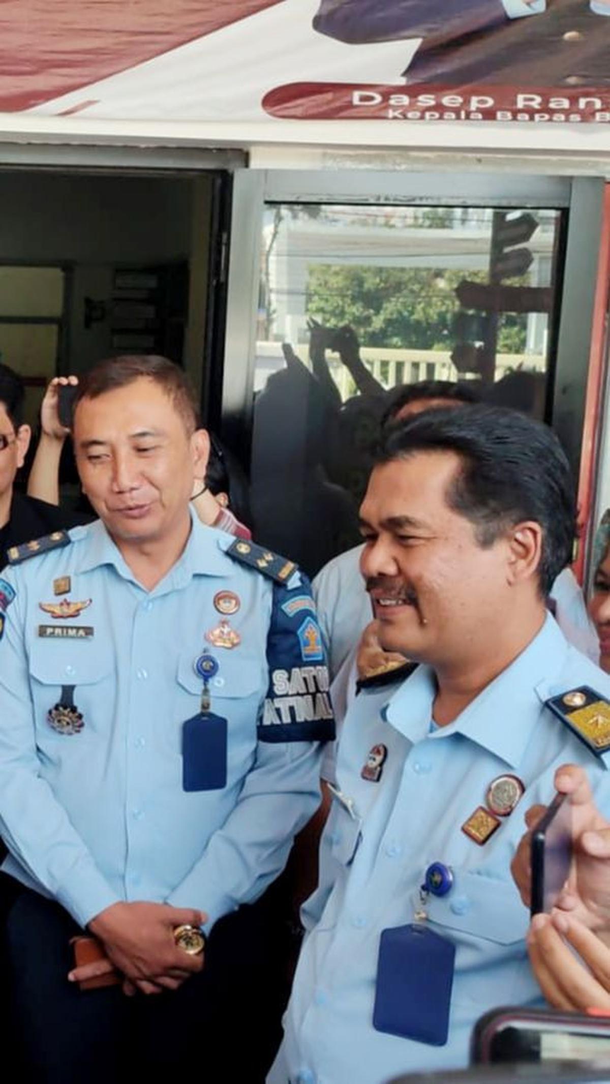 Kepala Bapas Kelas I Bandung Bambang Ludiro mengatakan, selama menjalani CMB hingga berakhir pada Minggu (9/7) kemarin, Anas tidak melakukan pelanggaran. Wajib lapor pun dilakukan sesuai jadwal.