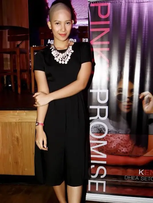 Memiliki rambut yang gundul seperti laki-laki nampaknya s aat Dhea Seto bermain di film Pinky Promise. Meski begitu, tak melunturkan paras cantik yang dimiliki oleh anak Kak Seto yang satu ini. (Instagram/dheaseto)