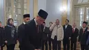 Nama ketiganya belum masuk dalam daftar skuad sementara Timnas Indonesia yang diumumkan pada Sabtu (8/3/2025). PSSI masih menunggu keputusan FIFA terkait status mereka sebelum bisa didaftarkan untuk Kualifikasi Piala Dunia 2026 zona Asia. Jika semuanya berjalan lancar, Emil, Dean, dan Joey berpeluang tampil menghadapi Australia dan Bahrain dalam laga penting mendatang. (Liputan6.com/IG/@pssi)