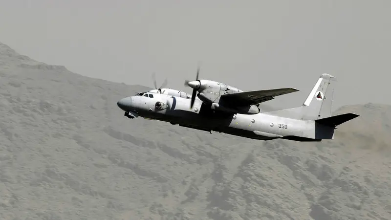 Pesawat militer India jenis Antonov 32 (US Air Force)