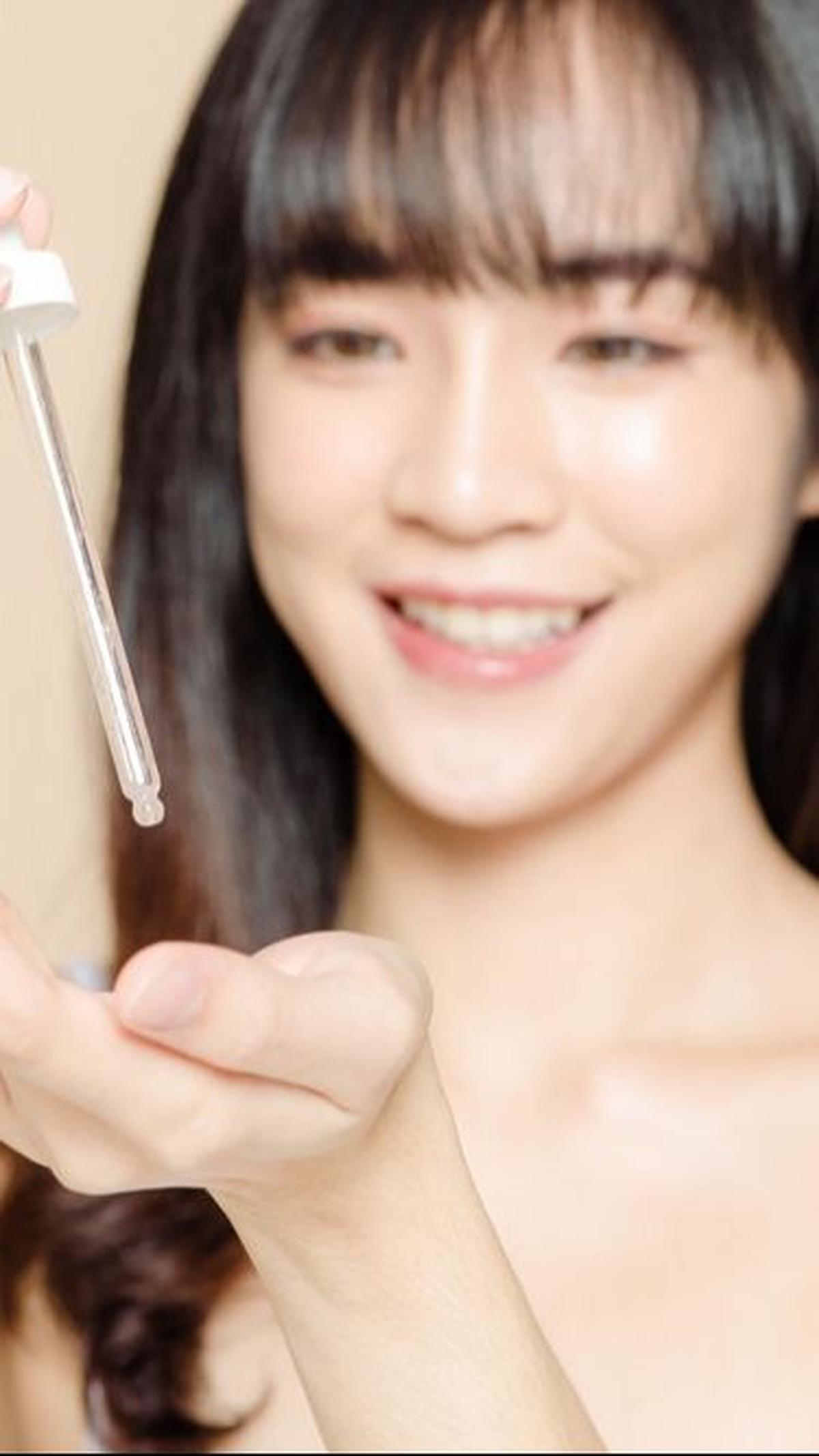Serum Apa yang Cocok untuk Kulit Wajah Berjerawat dan Beruntusan?<br>