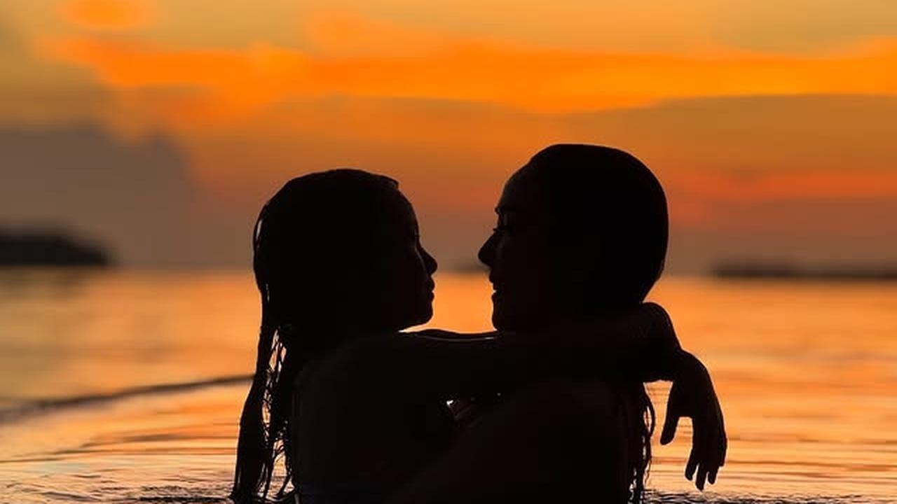Potret Gisel dan Gempi Liburan ke Pulau Sepa, Cinta Brian Ikut Serta - Bikin Makin Happy