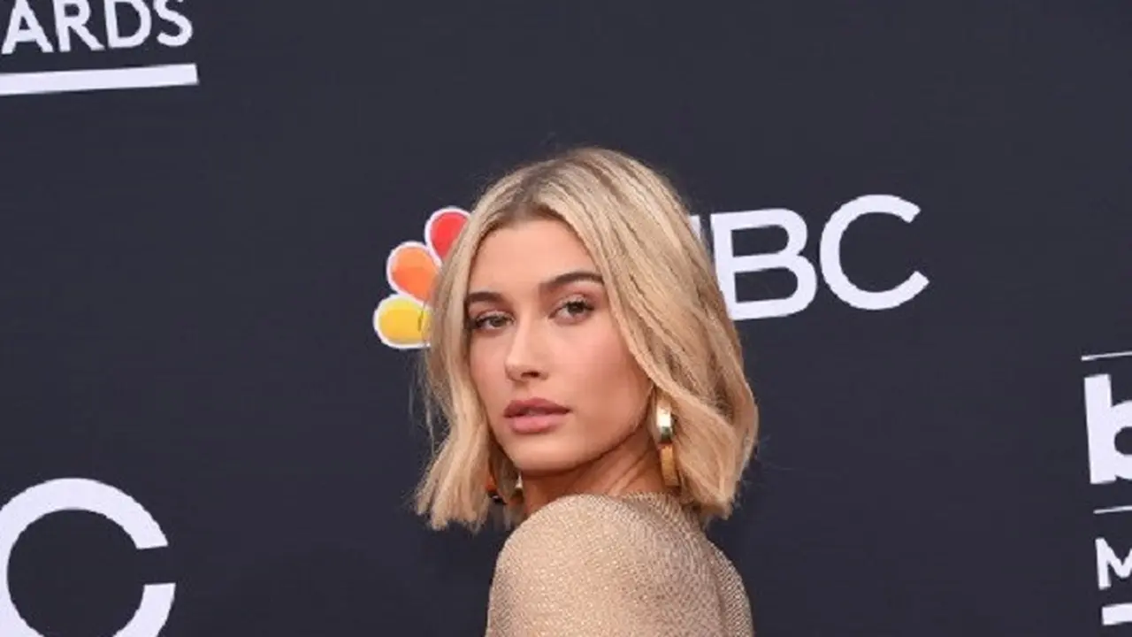 [Bintang] Hailey Baldwin