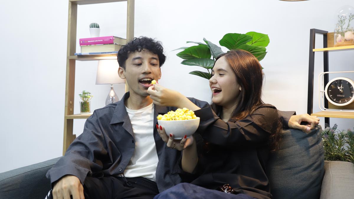 Sahabat atau Lebih? Tanda Kamu Mulai Jatuh Cinta Sama Sahabatmu